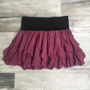 Bebe raspberry ruffle mini skirt sz small